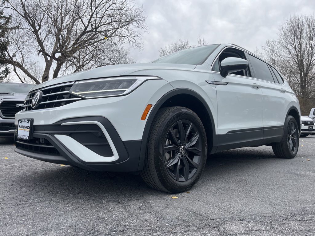 2024 Volkswagen Tiguan SE Wolfsburg Edition photo 3