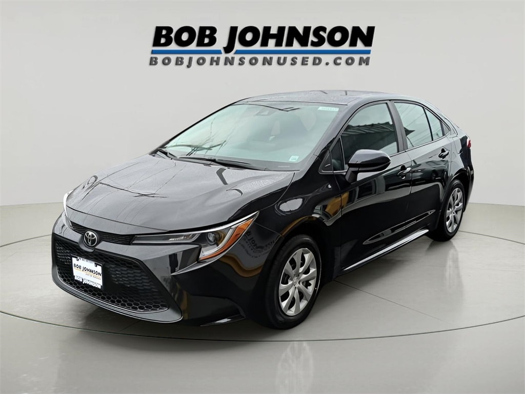 2022 Toyota Corolla LE photo 2