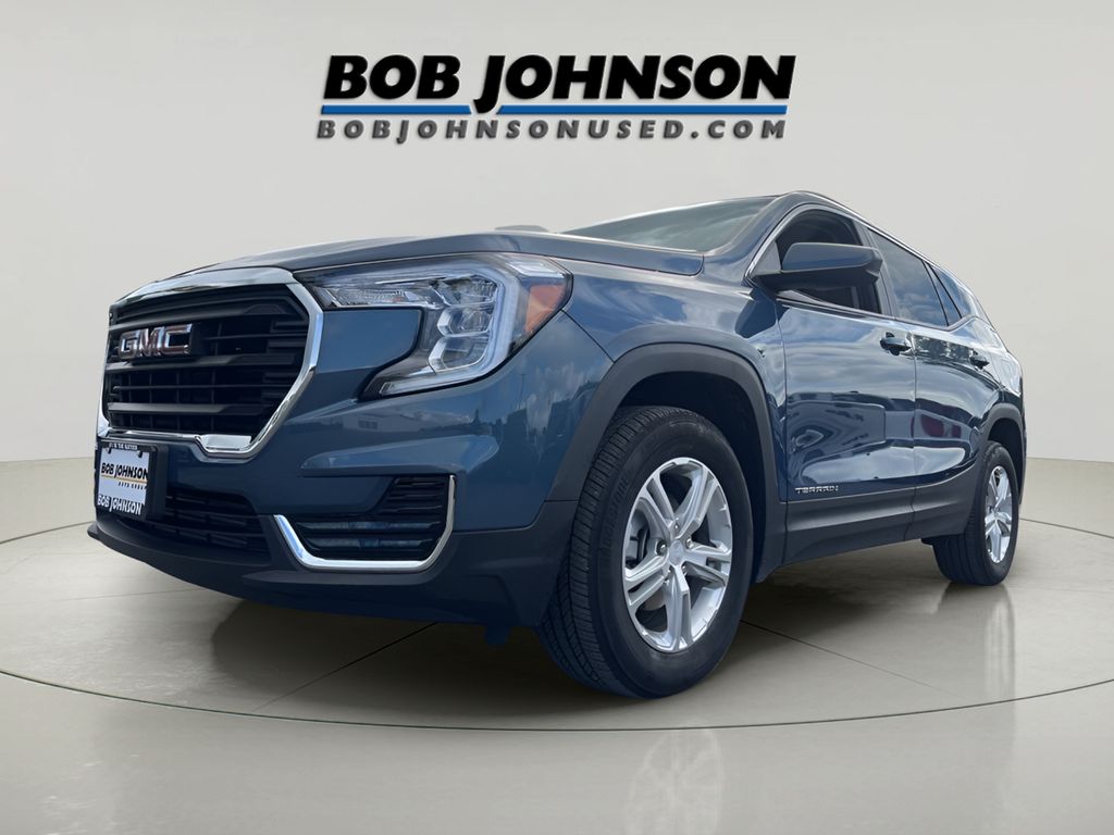2024 Gmc Terrain SLE photo 3