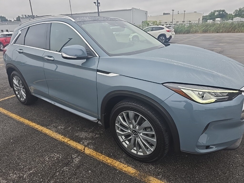 2025 Infiniti QX50 Luxe AWD photo 2