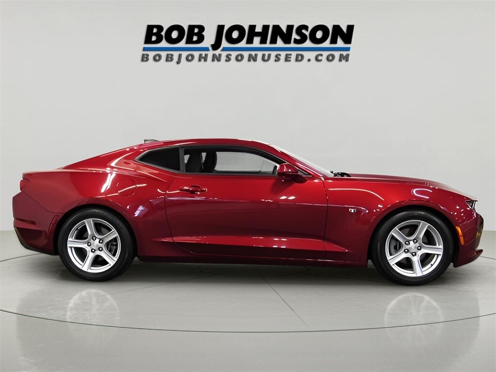 2021 Chevrolet Camaro 1LT photo 3