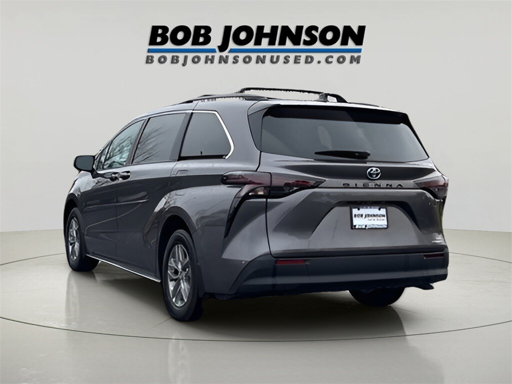 Used 2024 Toyota Sienna LE Minivan/Van
