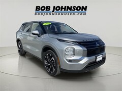 2022 Mitsubishi Outlander ES SUV