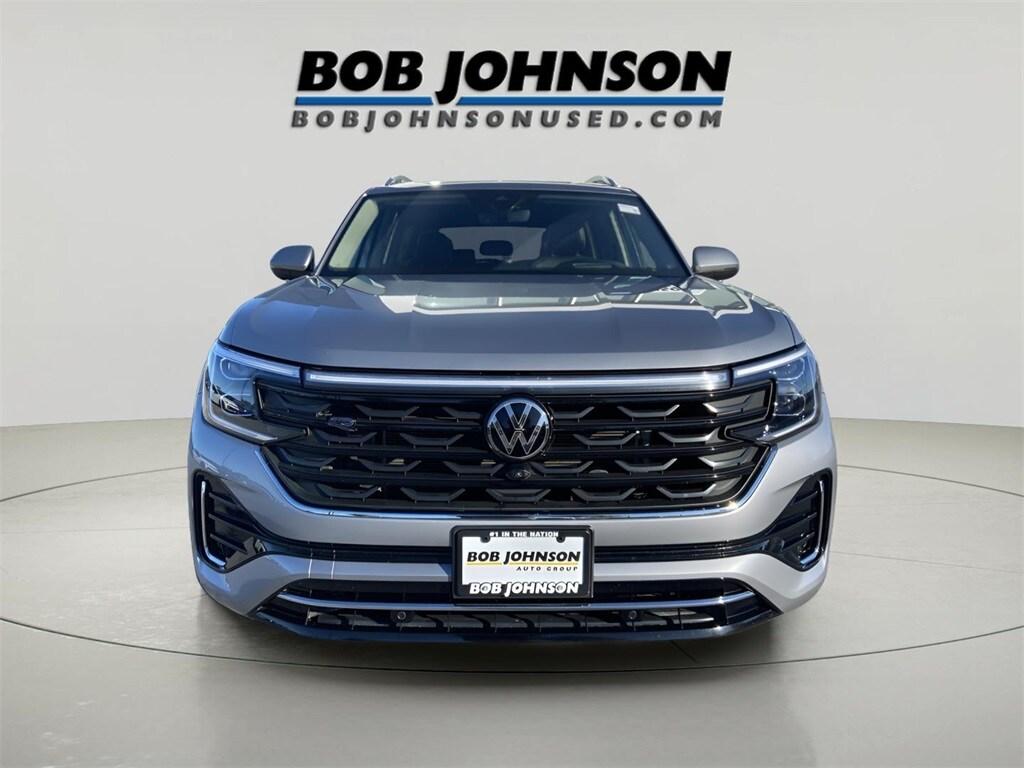 2024 Volkswagen Atlas SEL Premium R-Line photo 2