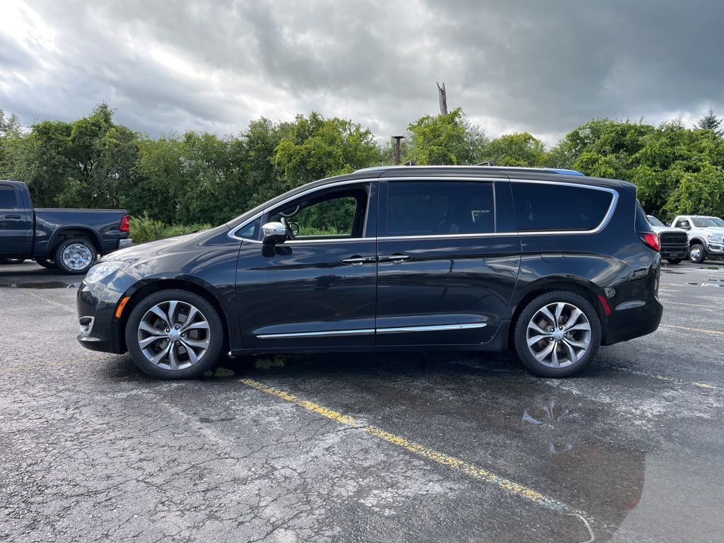 2020 Chrysler Pacifica Limited photo 4