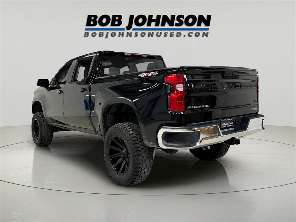 2025 Chevrolet Silverado 1500 LT photo 3