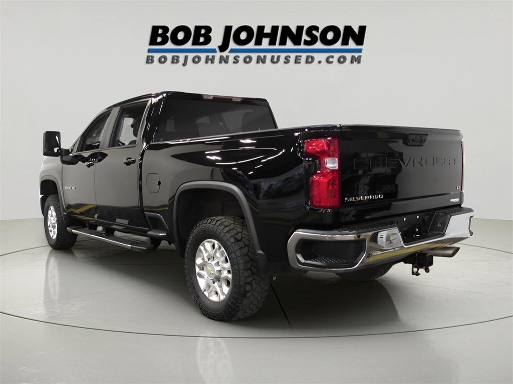 2024 Chevrolet Silverado 2500HD LT photo 2