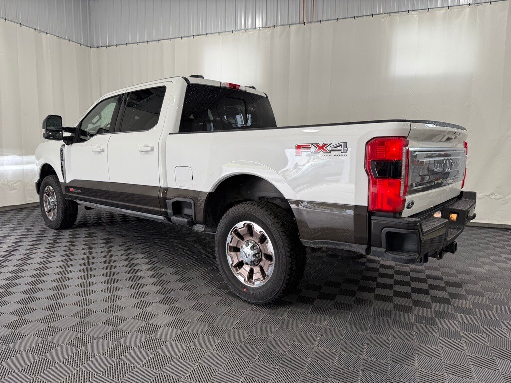 2025 Ford F-350 King Ranch photo 2