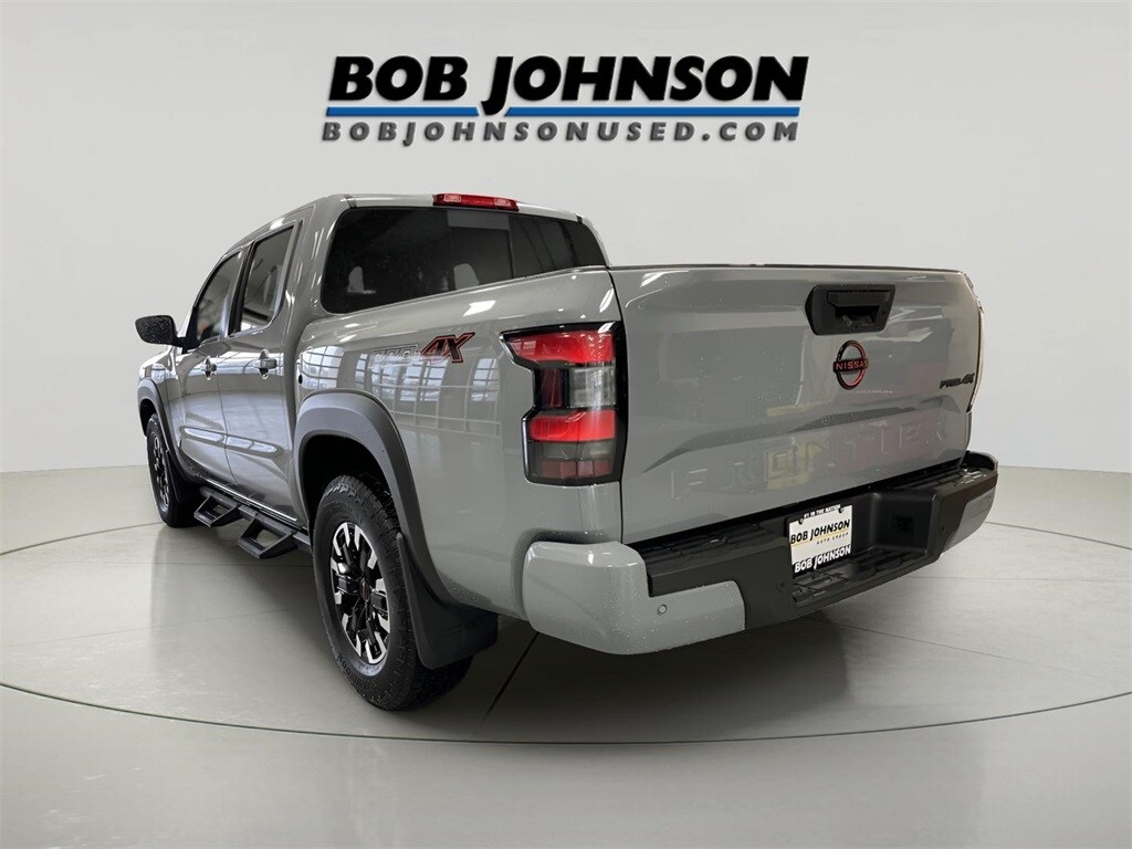 2024 Nissan Frontier PRO-4X photo 2