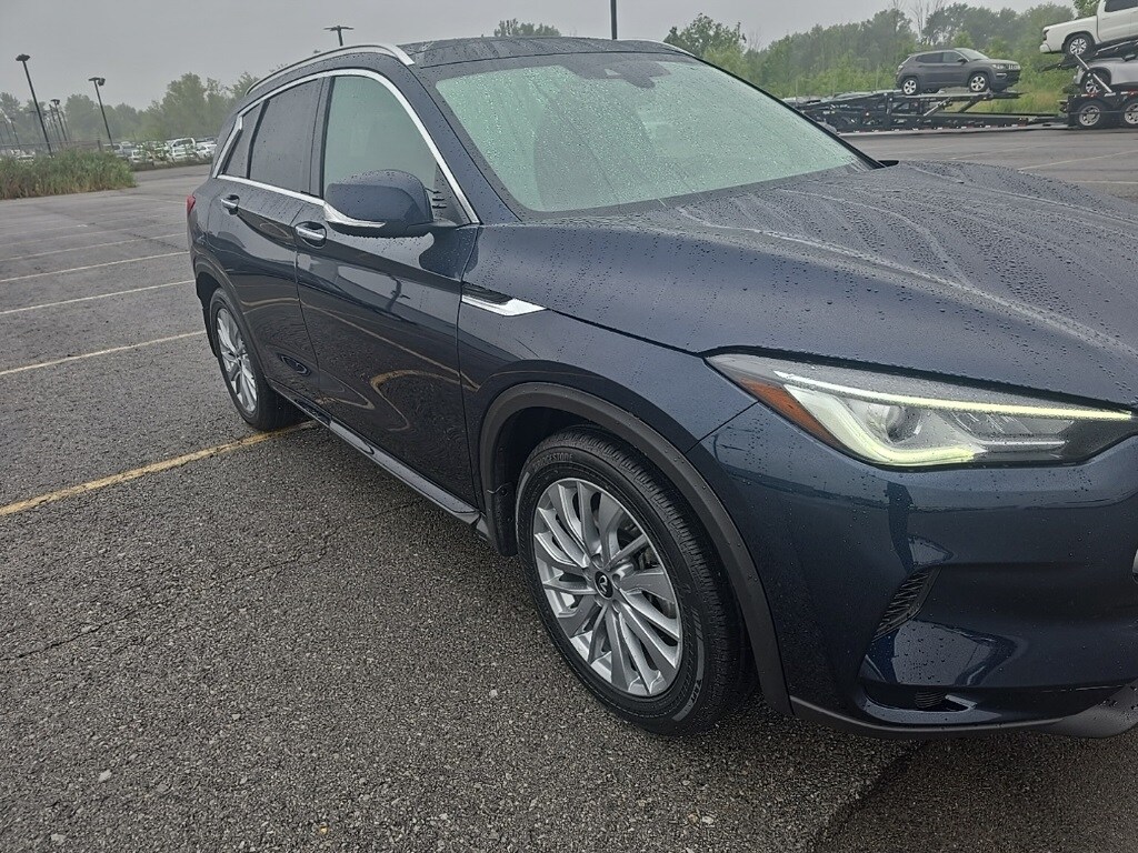 2023 Infiniti QX50 Luxe AWD photo 2