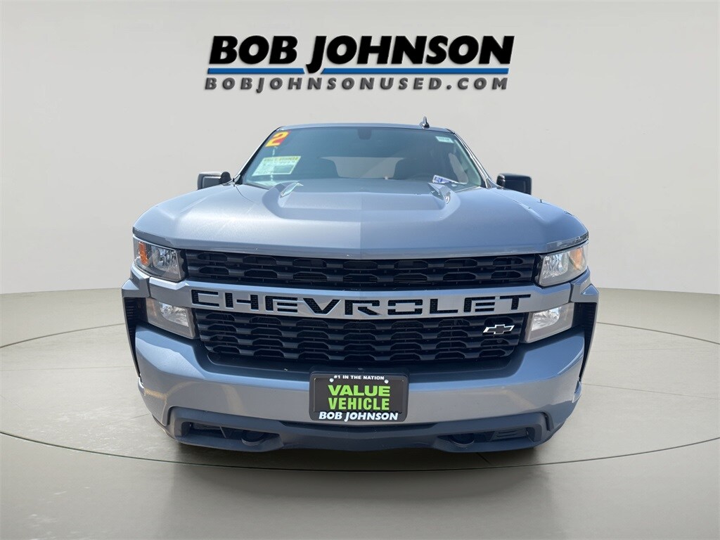 2020 Chevrolet Silverado 1500 Custom photo 2