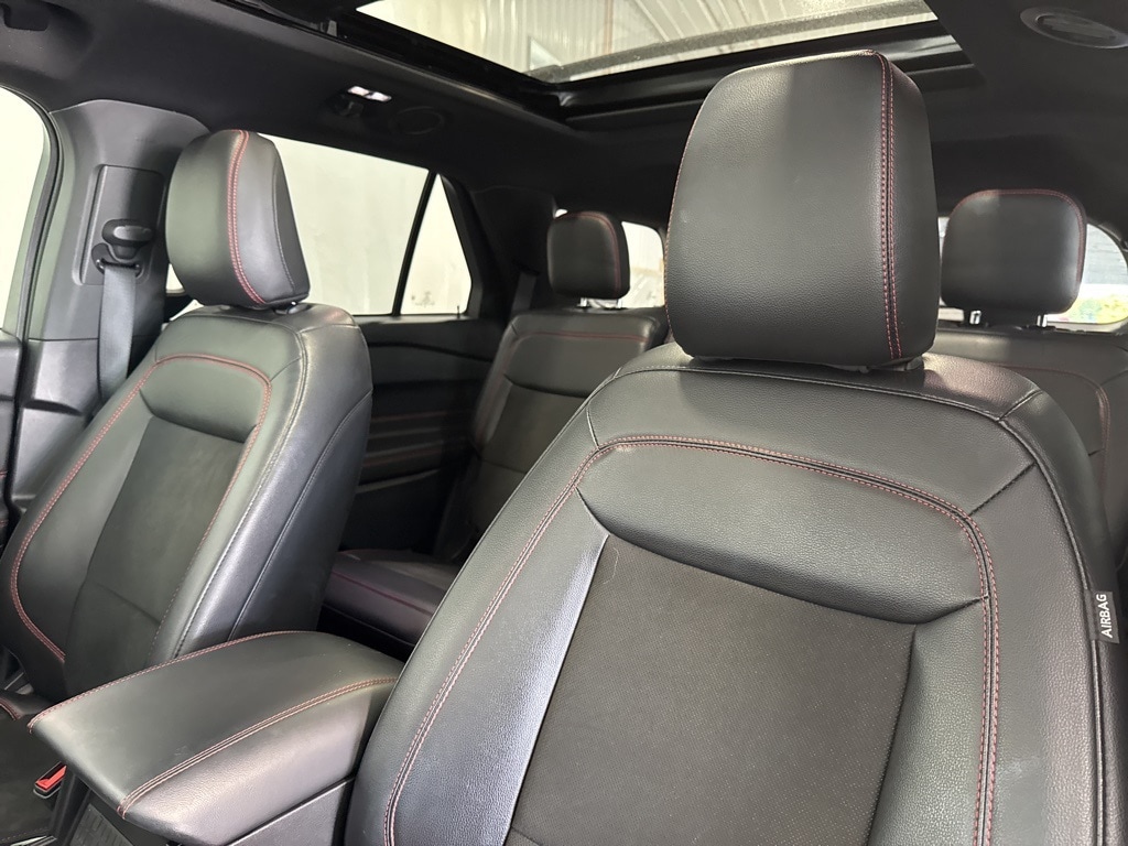 2023 Ford Explorer ST-Line photo 4