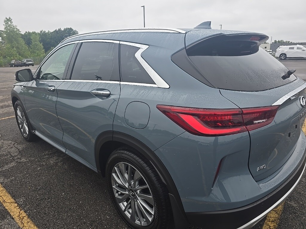 2025 Infiniti QX50 Luxe AWD photo 4