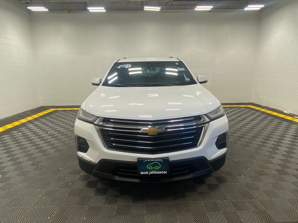 2023 Chevrolet Traverse Cloth photo 2