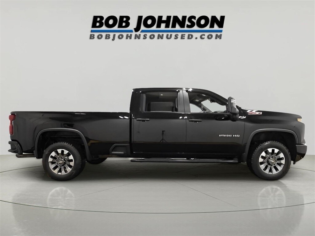 2024 Chevrolet Silverado 2500HD Custom photo 2