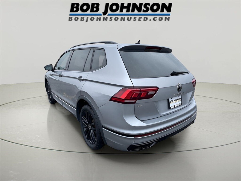 2022 Volkswagen Tiguan SE R-Line Black photo 4