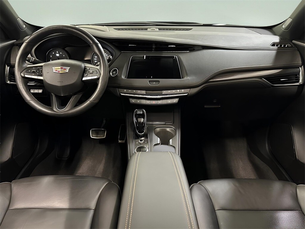 2023 Cadillac XT4 Sport photo 2