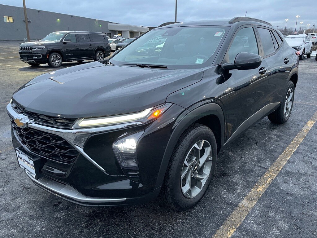 Used 2024 Chevrolet Trax LT SUV