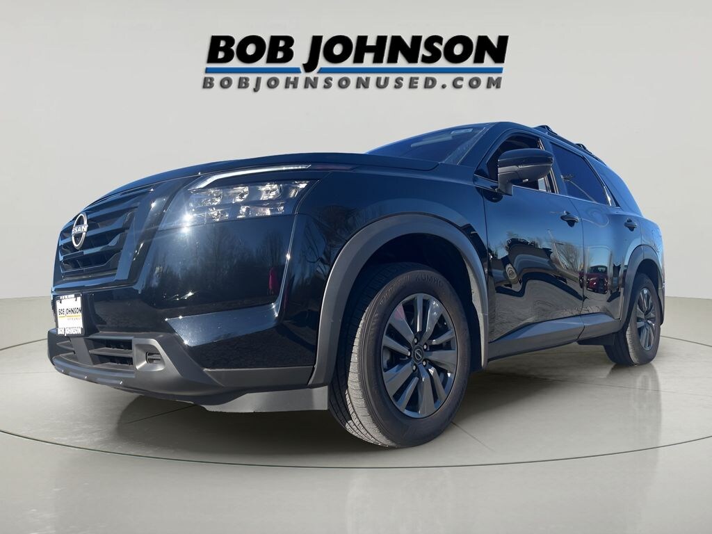 Used 2024 Nissan Pathfinder SV SUV