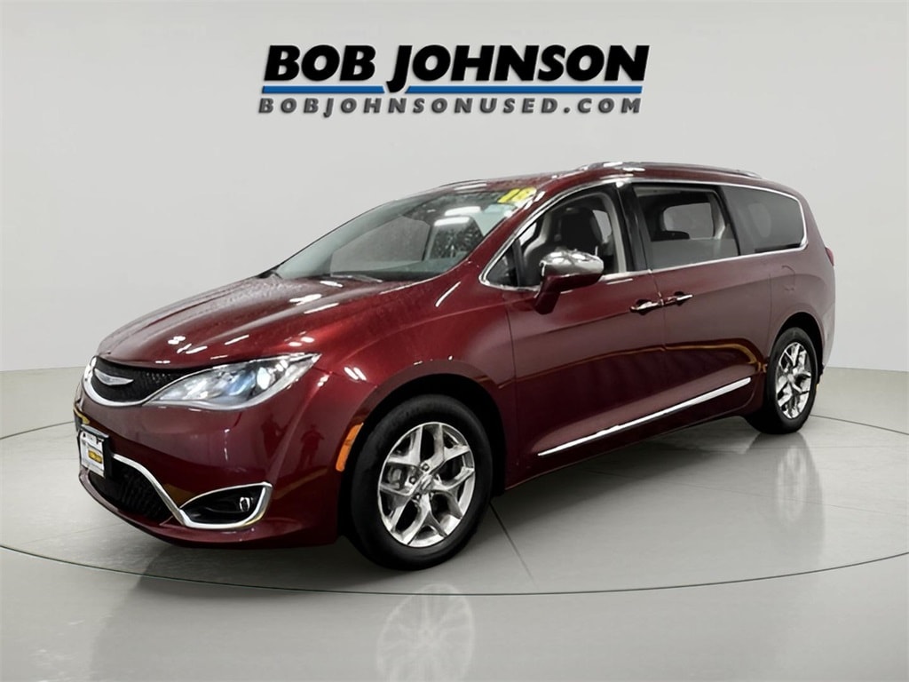Used 2018 Chrysler Pacifica Limited Minivan/Van
