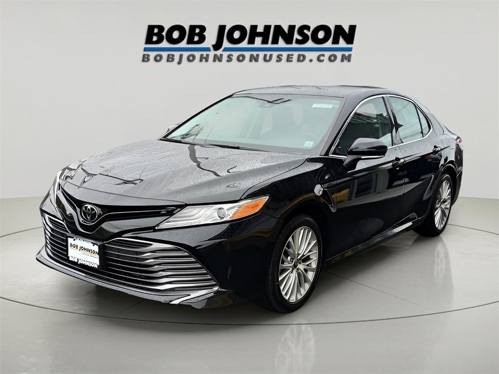 Used 2020 Toyota Camry XLE Sedan