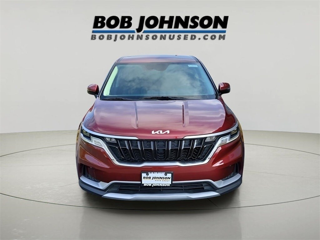 Used 2024 Kia Carnival LX Minivan/Van