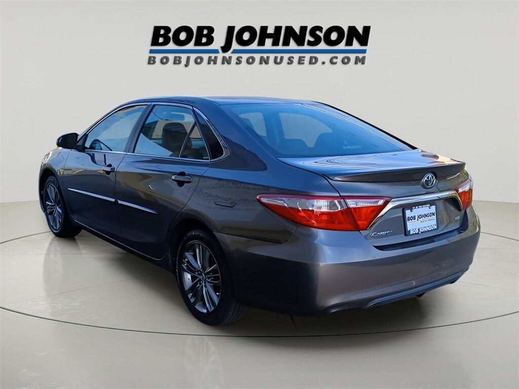 Used 2017 Toyota Camry SE Sedan