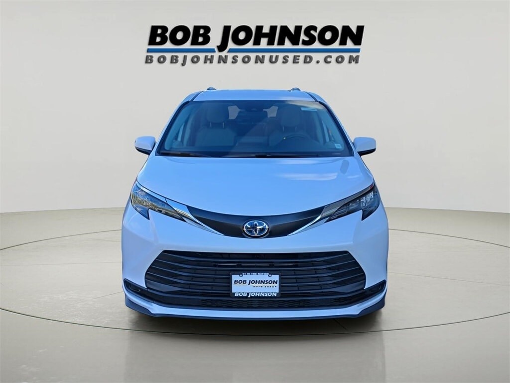 Used 2024 Toyota Sienna LE Minivan/Van