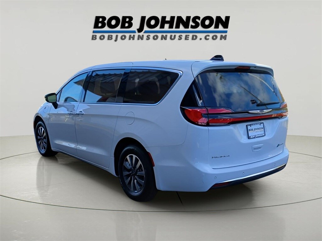 Used 2024 Chrysler Pacifica Hybrid Select Minivan/Van