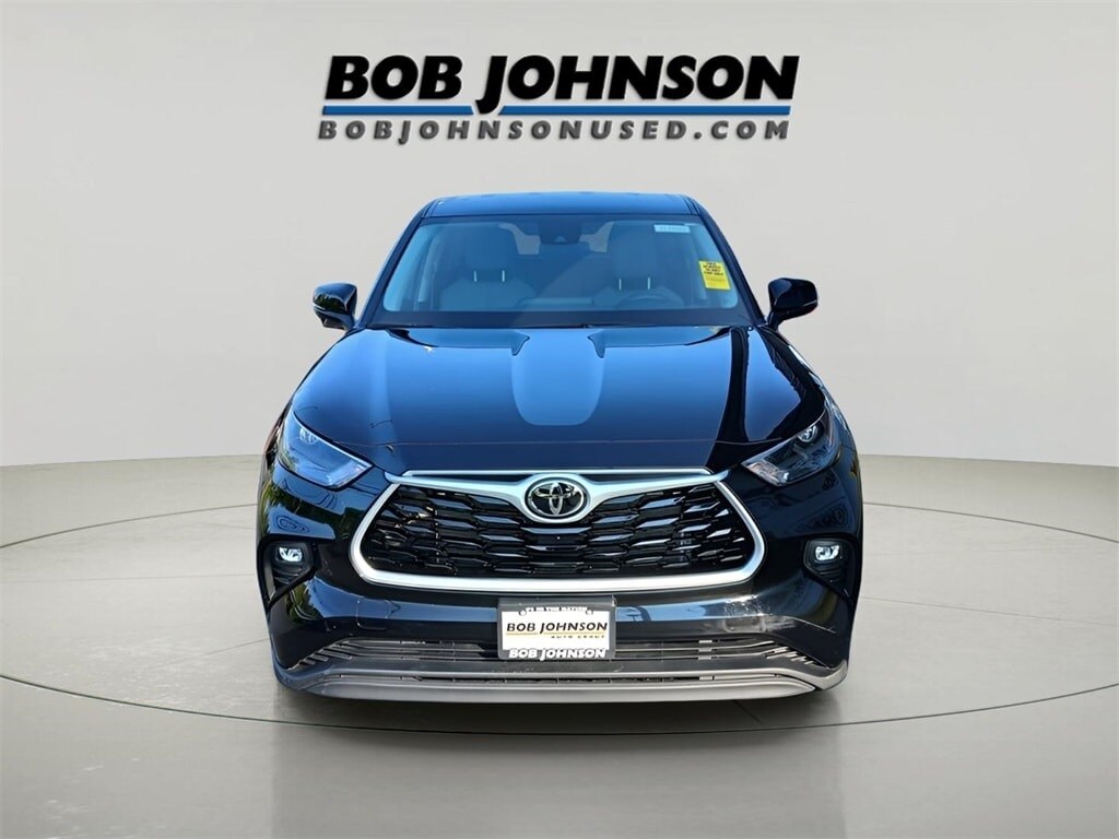 Used 2022 Toyota Highlander LE SUV