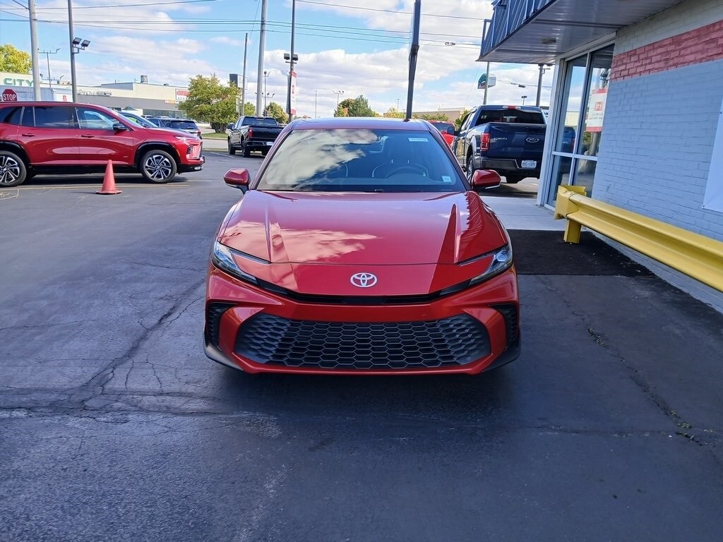 Used 2025 Toyota Camry SE Sedan