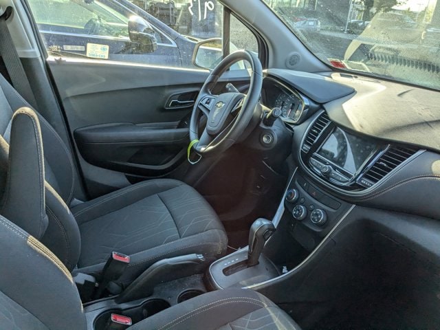 Used 2019 Chevrolet Trax LT with VIN 3GNCJPSB3KL305068 for sale in Henrietta, NY