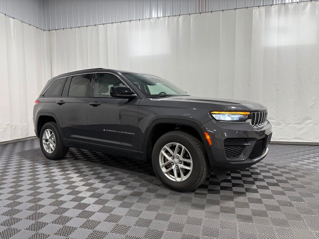 Used 2023 Jeep Grand Cherokee Laredo SUV