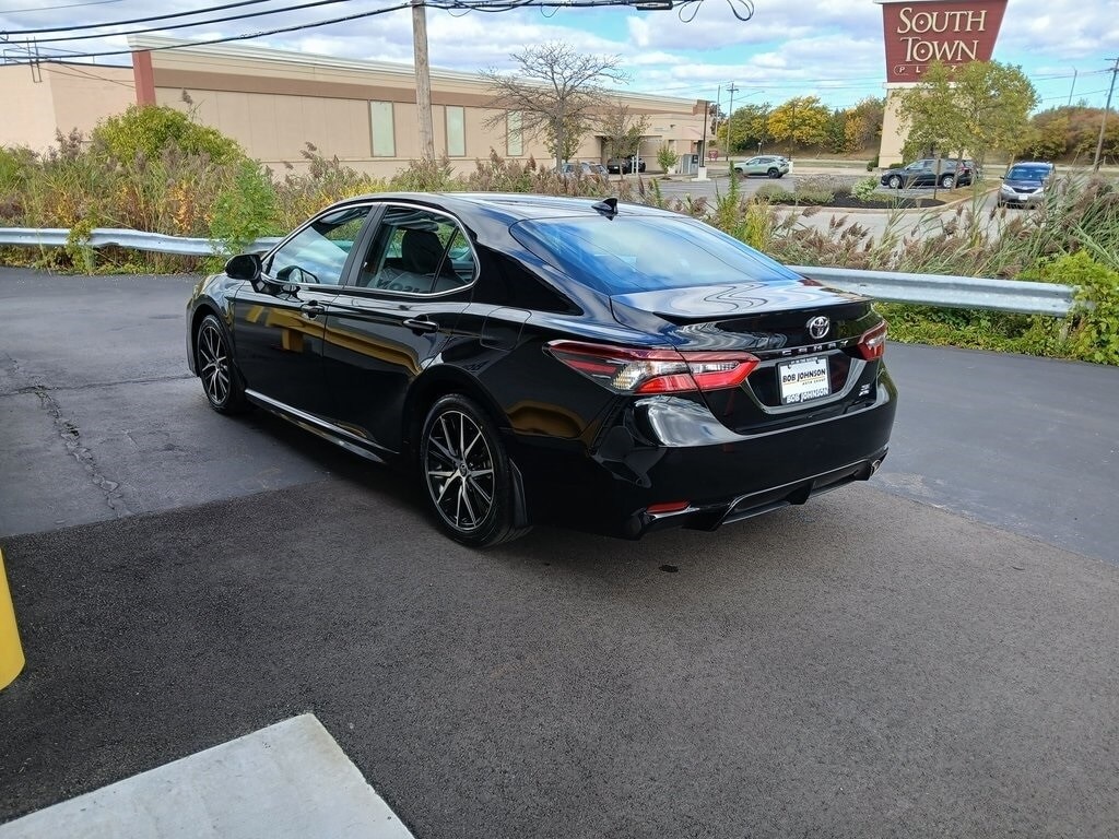 Used 2023 Toyota Camry SE Sedan