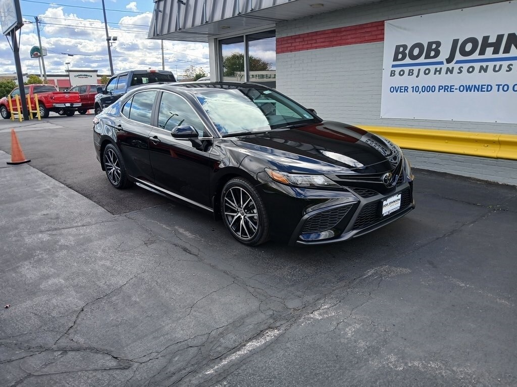 Used 2023 Toyota Camry SE Sedan