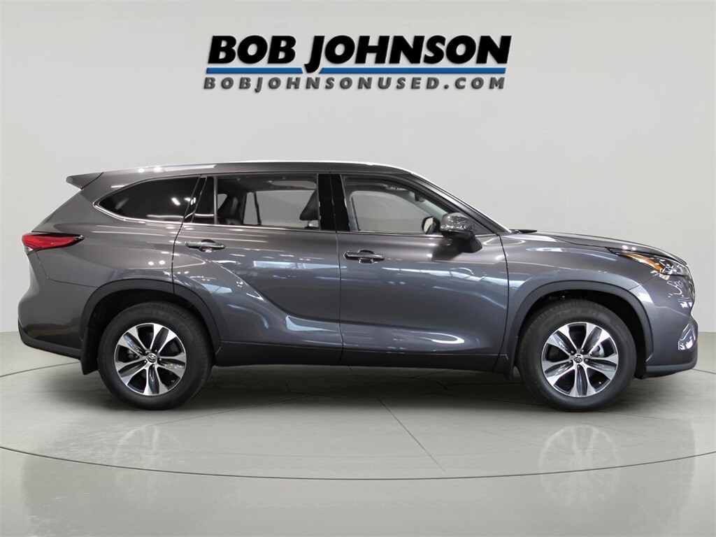 Used 2022 Toyota Highlander XLE SUV