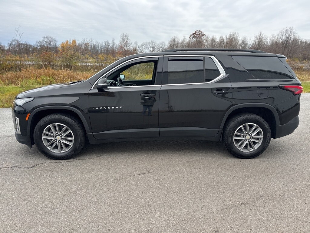 Used 2022 Chevrolet Traverse LT SUV