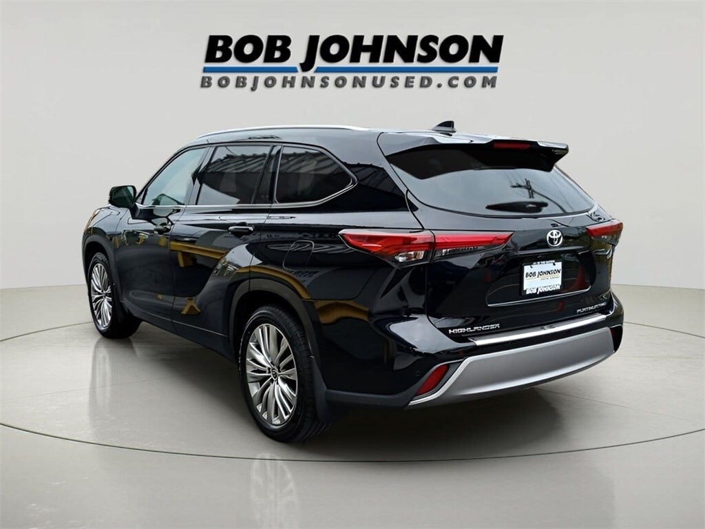2023 Toyota Highlander Platinum photo 4