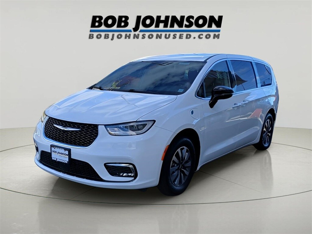 Used 2024 Chrysler Pacifica Plug-In Hybrid Select Van Passenger Van