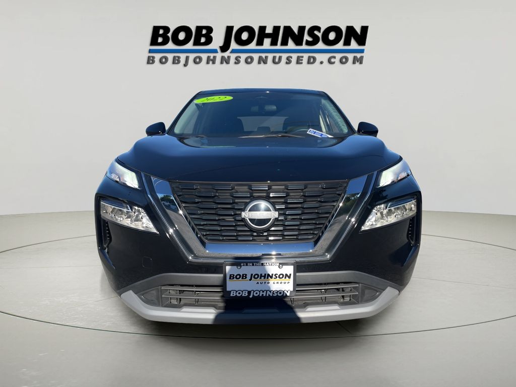 2022 Nissan Rogue SV photo 2