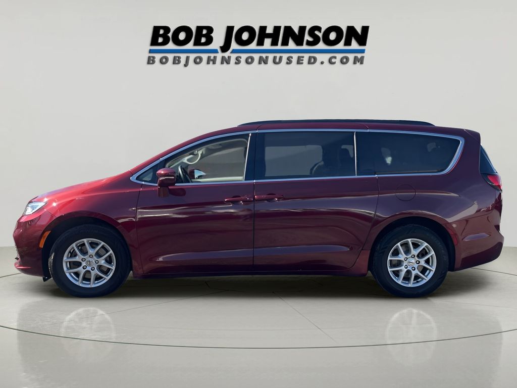 2022 Chrysler Pacifica Touring L photo 4