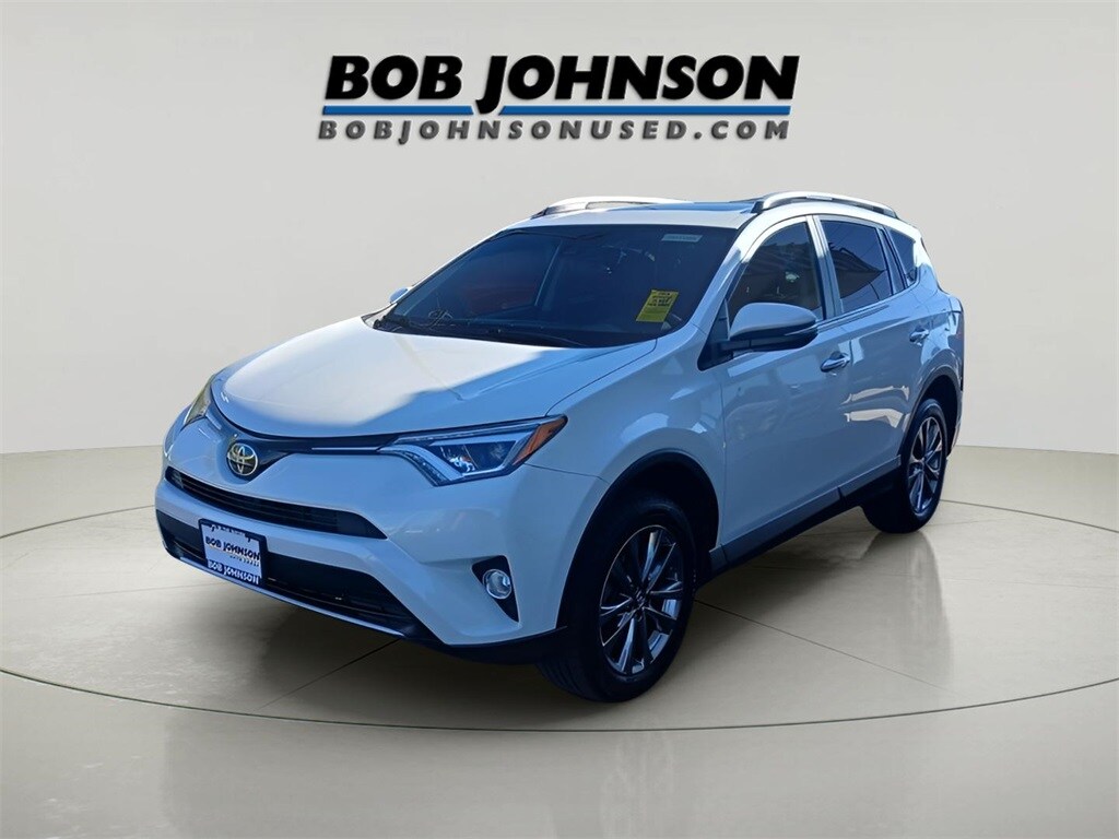 2018 Toyota RAV4 Limited photo 3