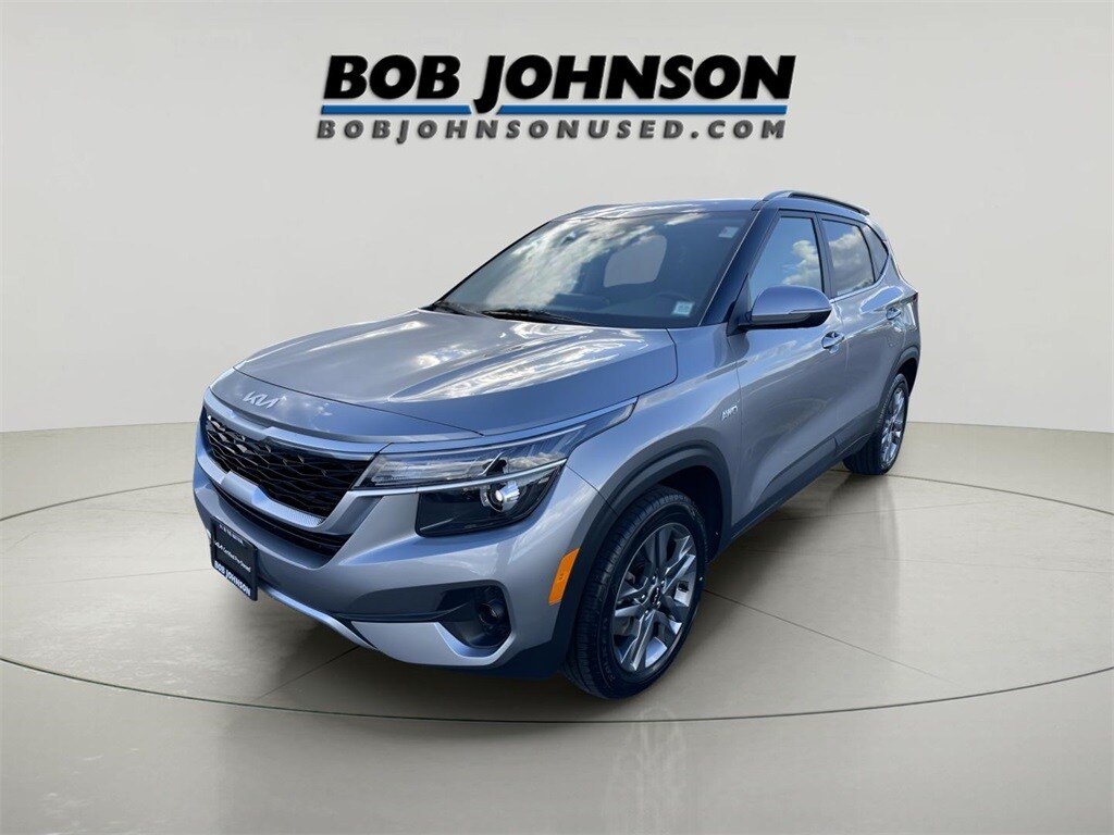 2023 Kia Seltos S photo 2