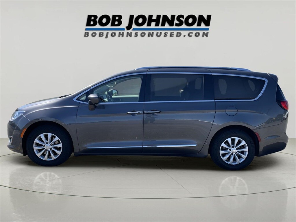 Used 2018 Chrysler Pacifica Touring L Van