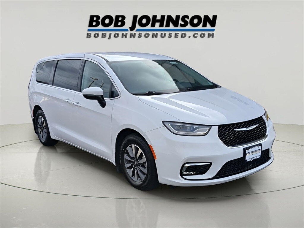 Used 2023 Chrysler Pacifica Plug-In Hybrid Touring L Van Passenger Van
