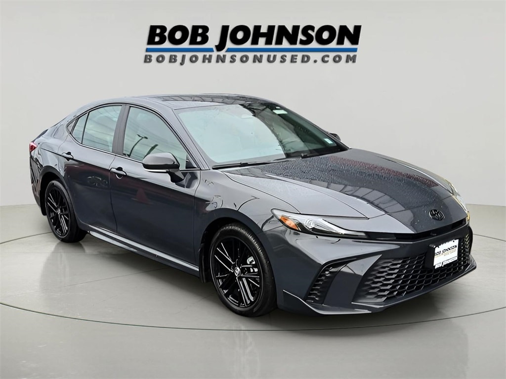 Used 2025 Toyota Camry SE Sedan