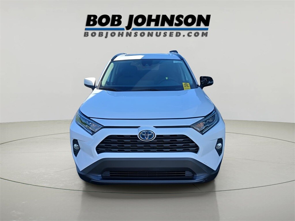2021 Toyota RAV4 Hybrid XLE photo 2