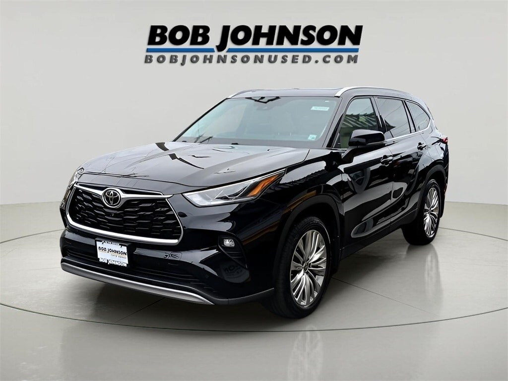 2023 Toyota Highlander Platinum photo 3
