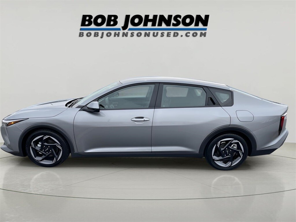 2025 Kia K4 EX photo 3