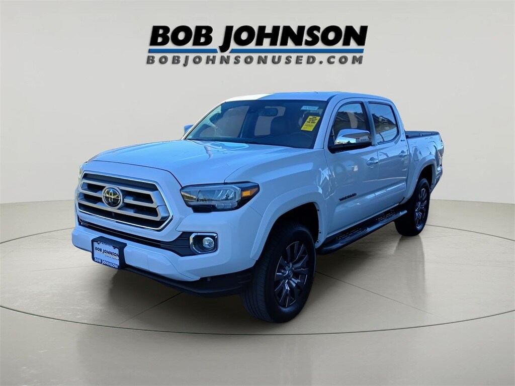 2023 Toyota Tacoma Limited V6 photo 3